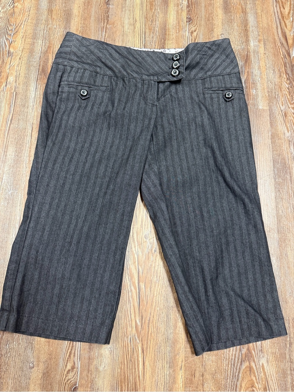 Vintage Y2K Joe Benbasset gray pinstripe capri pants